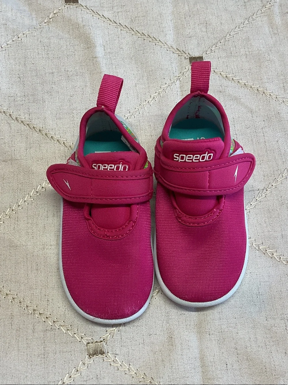 Speedo Kids Hot Pink Water Shoes size 5-6